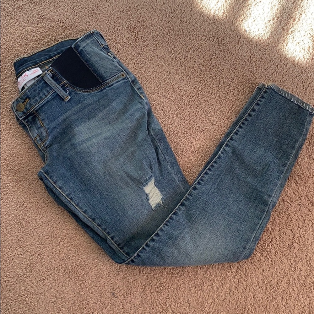 EUC MATERNITY ANKLE JEANS SIZE 2- worn 1-2 times